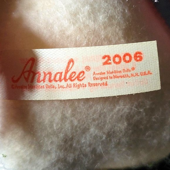 Annalee Yuletide Mouse w/ Top Hat, Scarf and Wreath 2006 - Picture 7 of 7